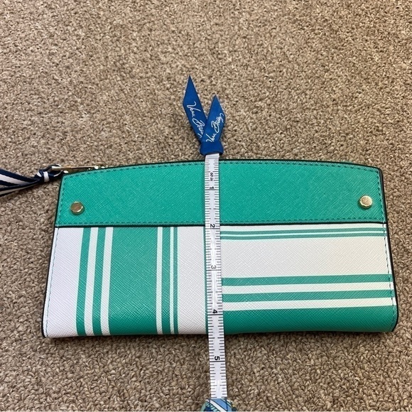 A New Day: Folding Wallet - Picture 4 of 9